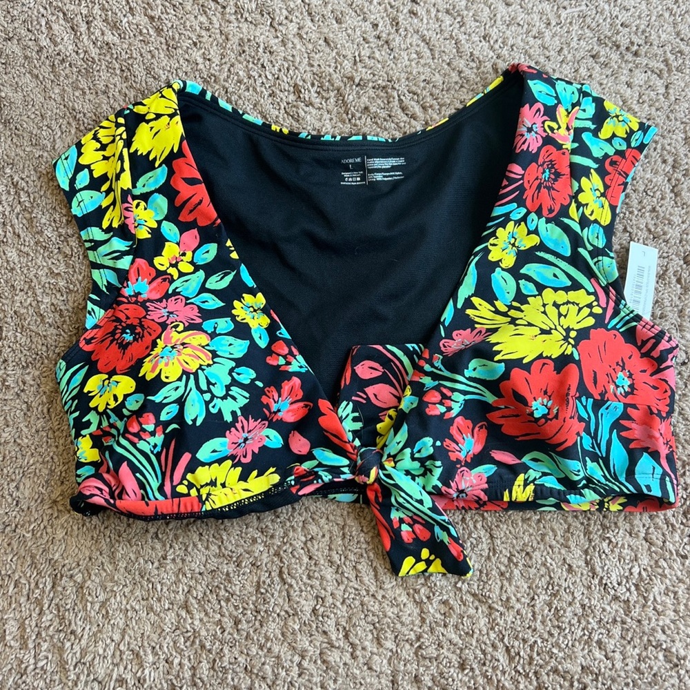 Adore Me floral pattern bikini top, size L. NWT